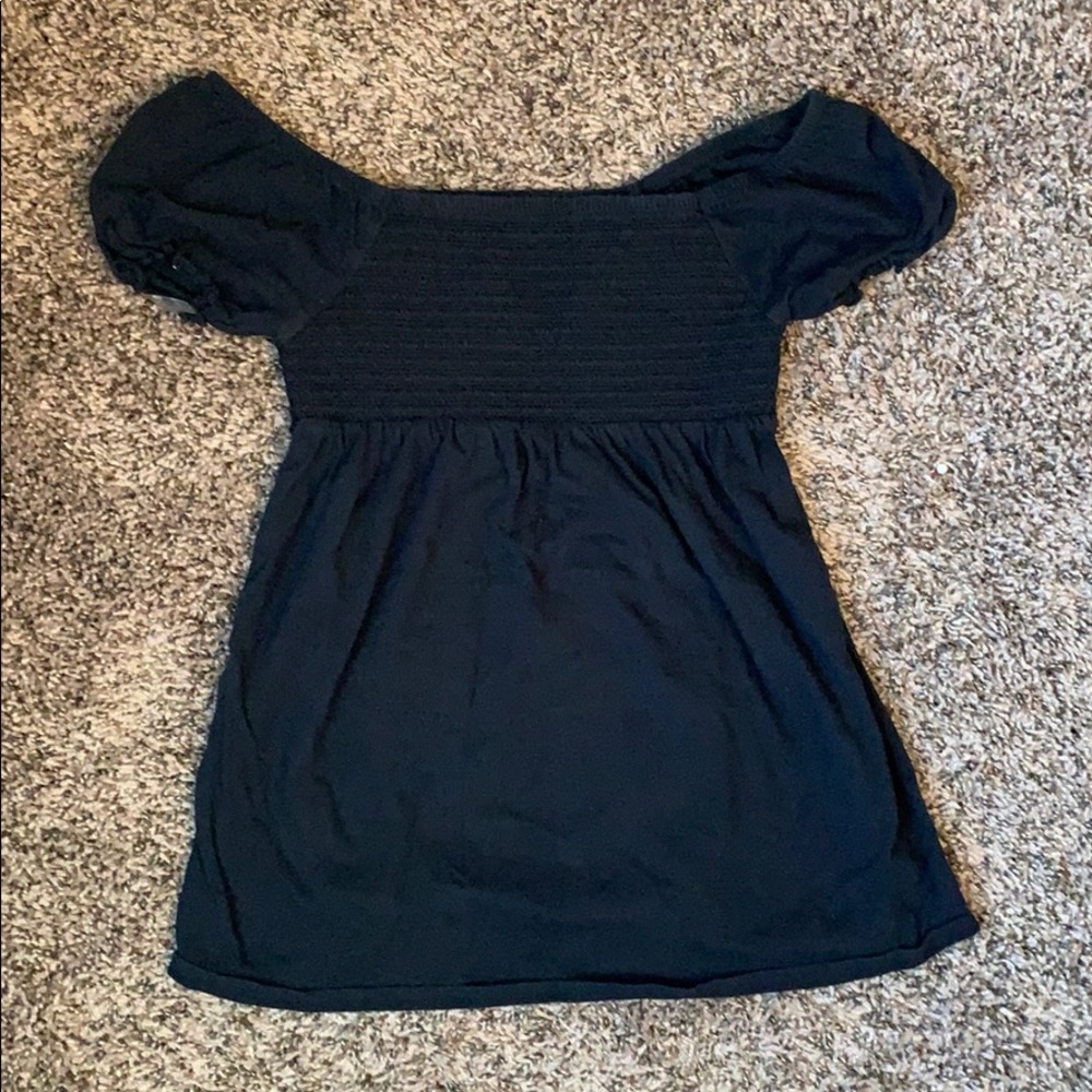 Small black top